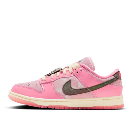 Nike Dunk Low LX Barbie - 1