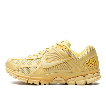 Nike Zoom Vomero 5 Saturn Gold - 1