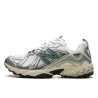 New Balance 610
